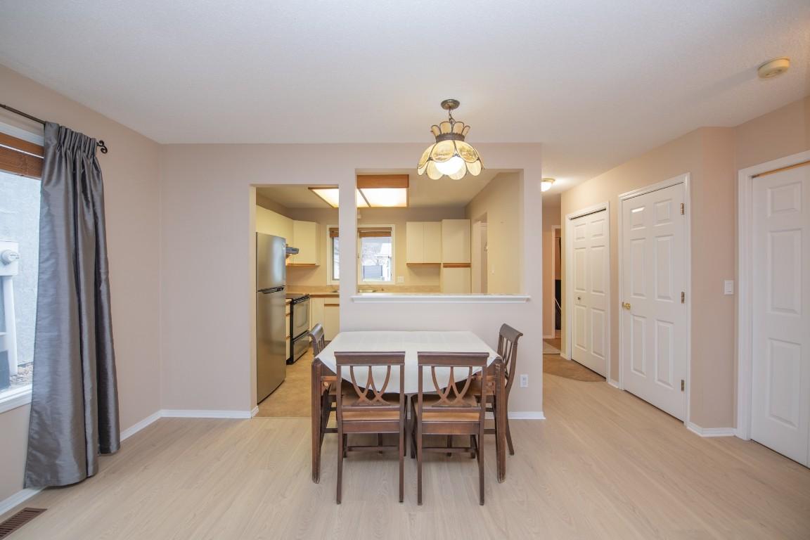 56-3900 27 Avenue, Vernon, BC - Indoor Photo Showing Dining Room