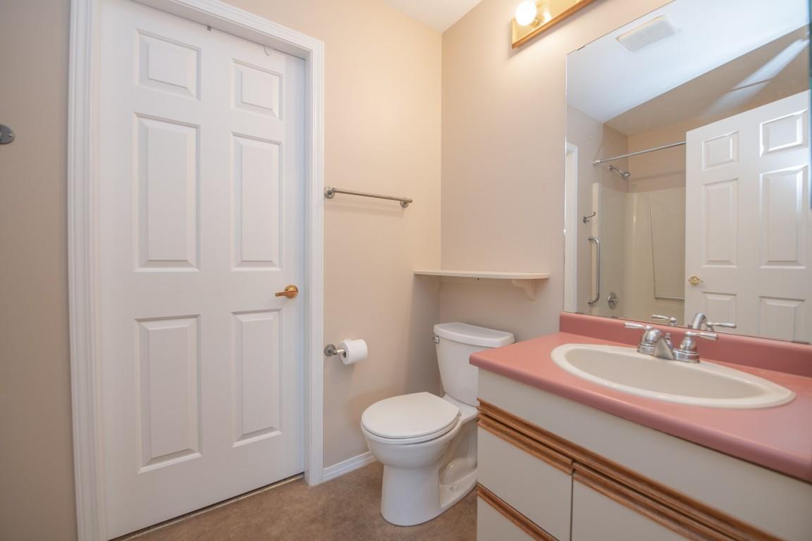 56-3900 27 Avenue, Vernon, BC - Indoor Photo Showing Bathroom