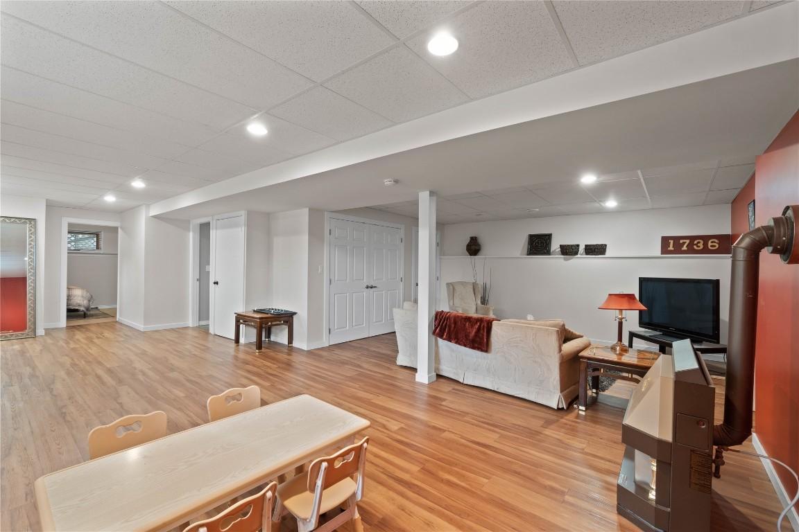 1736 Leighton Place, Kamloops, BC - Indoor Photo Showing Other Room