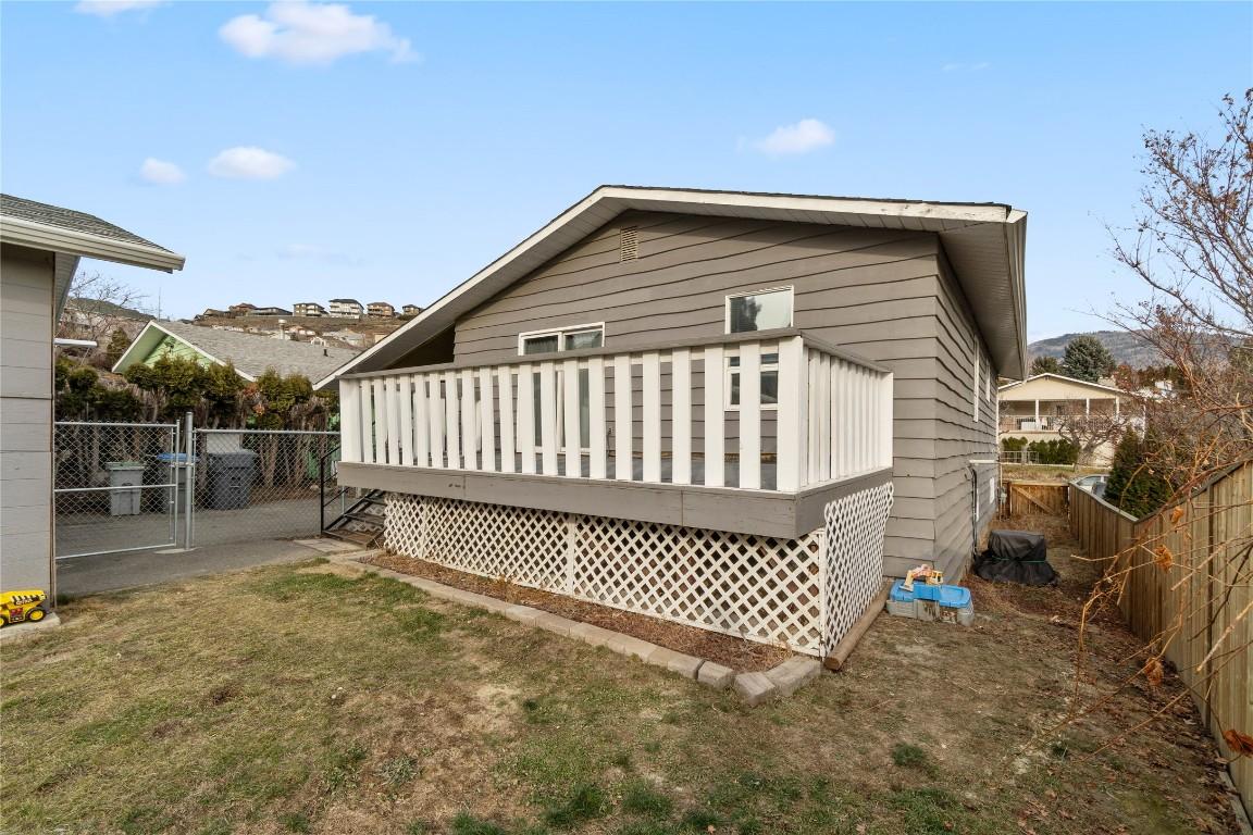 1736 Leighton Place, Kamloops, BC - Outdoor With Deck Patio Veranda With Exterior