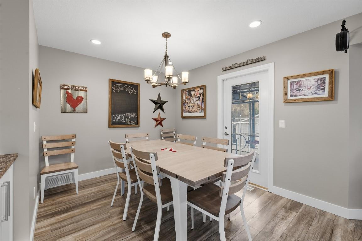 3324 Mcginnis Road, West Kelowna, BC - Indoor Photo Showing Dining Room