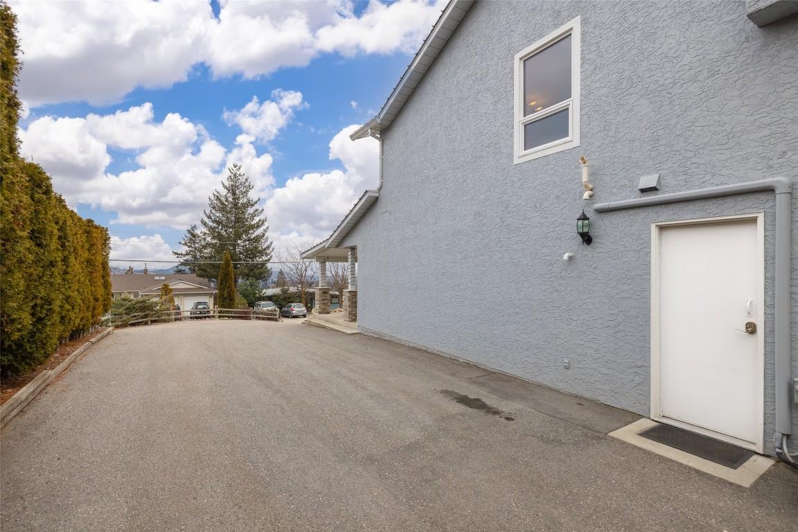 3324 Mcginnis Road, West Kelowna, BC - Outdoor