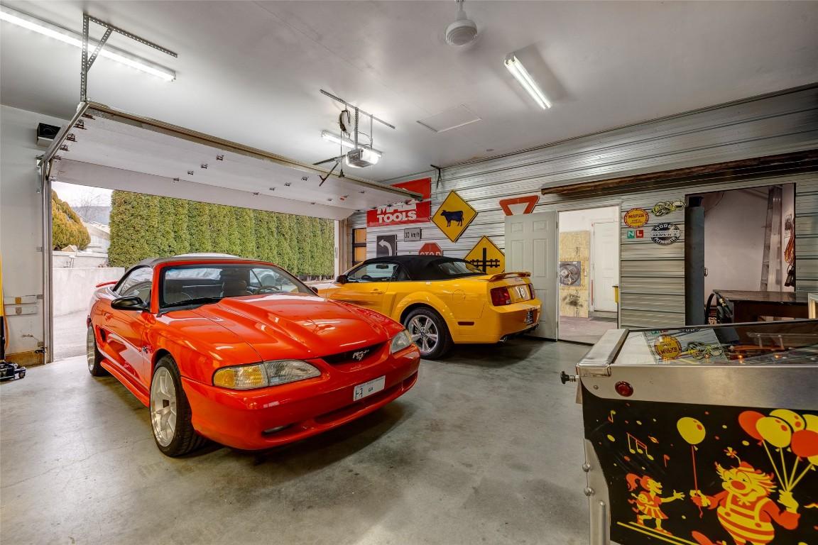 3324 Mcginnis Road, West Kelowna, BC - Indoor Photo Showing Garage