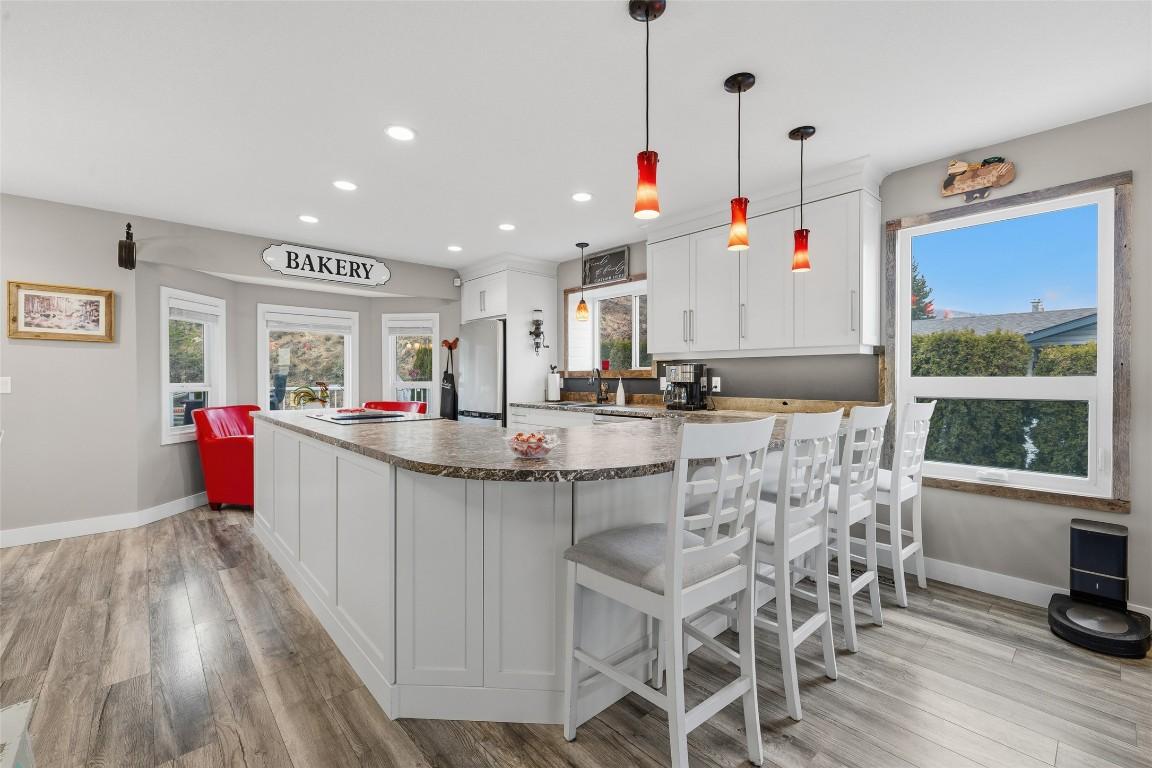 3324 Mcginnis Road, West Kelowna, BC - Indoor Photo Showing Kitchen With Upgraded Kitchen