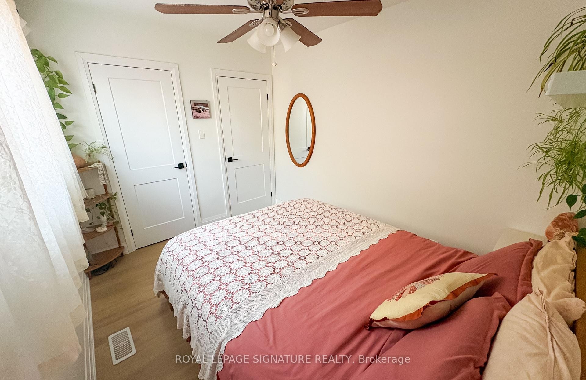 437 Upper Kenilworth Avenue, Hamilton, ON - Indoor Photo Showing Bedroom