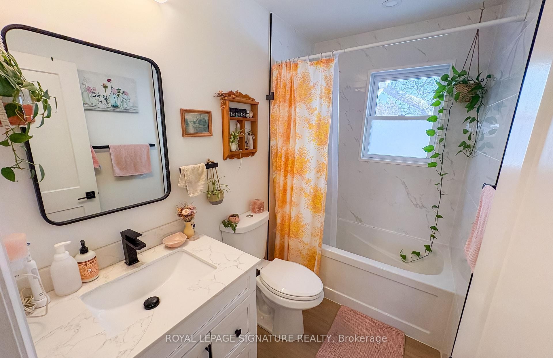Main-437 Upper Kenilworth Avenue, Hamilton, ON - Indoor Photo Showing Bathroom