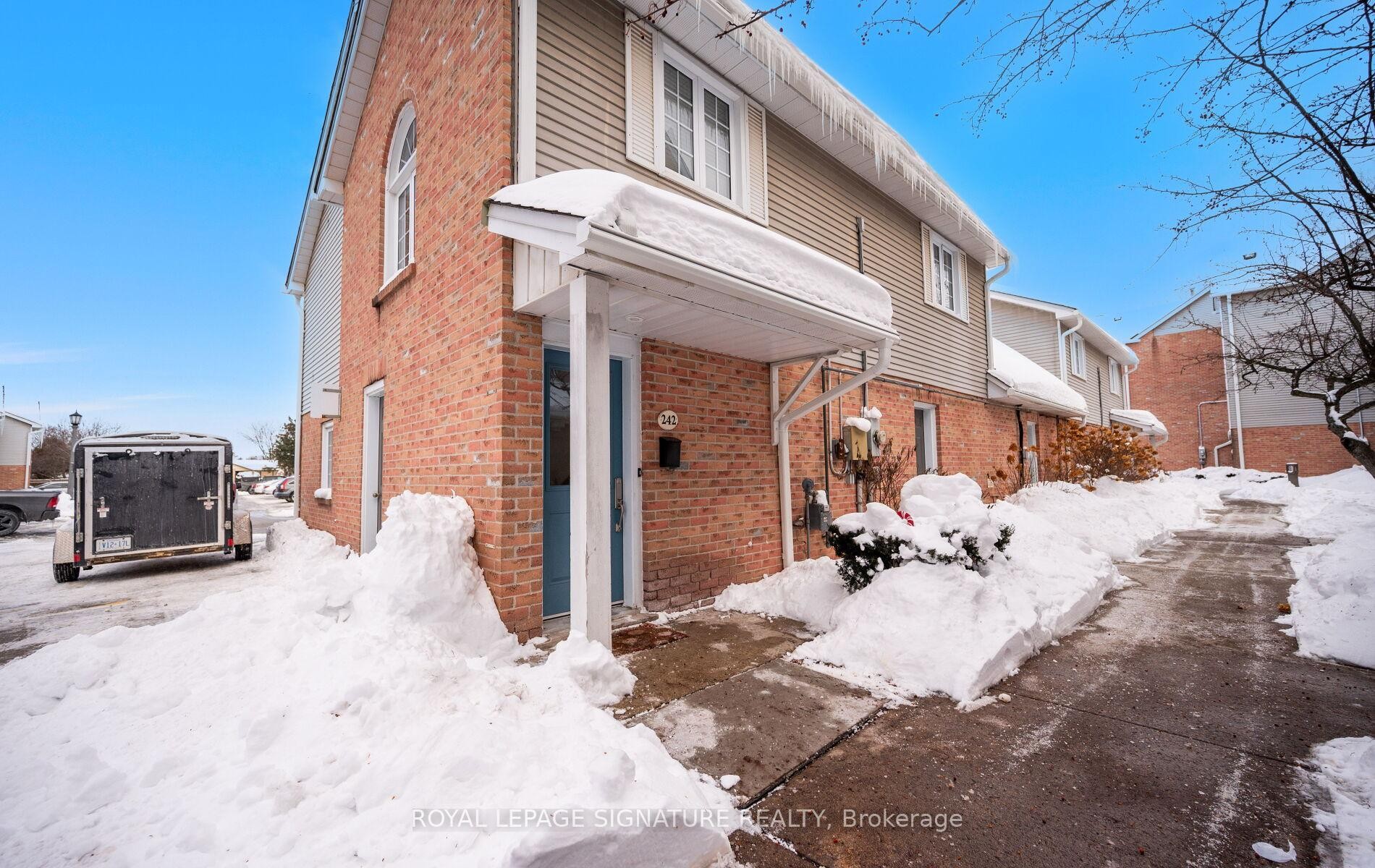 242-2110 Cleaver Avenue, Burlington, ON - Outdoor
