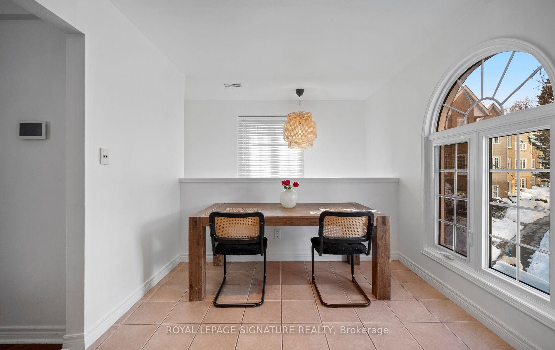 242-2110 Cleaver Avenue, Burlington, ON - Indoor