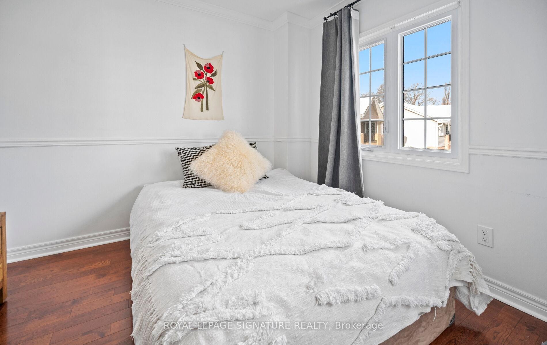 242-2110 Cleaver Avenue, Burlington, ON - Indoor Photo Showing Bedroom