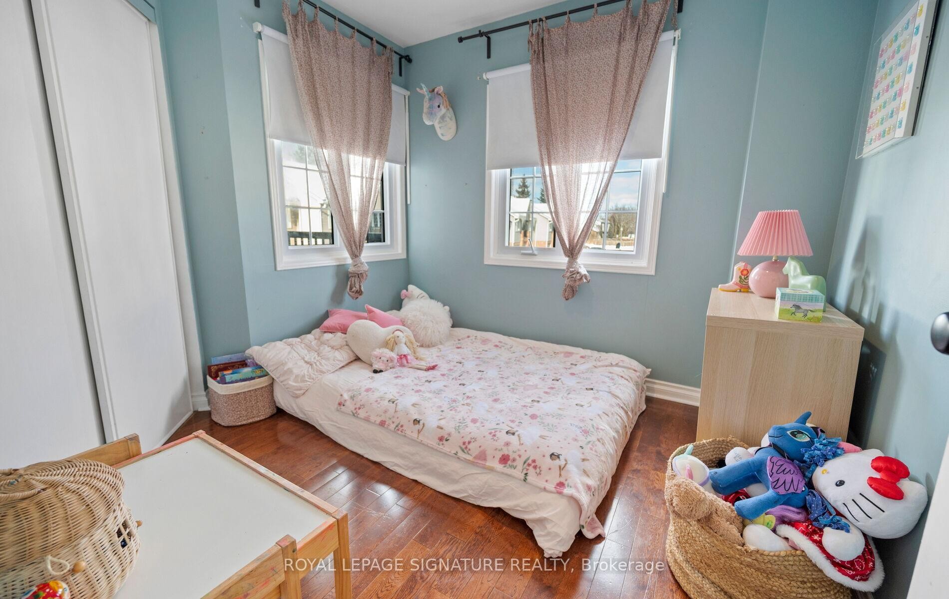 242-2110 Cleaver Avenue, Burlington, ON - Indoor Photo Showing Bedroom