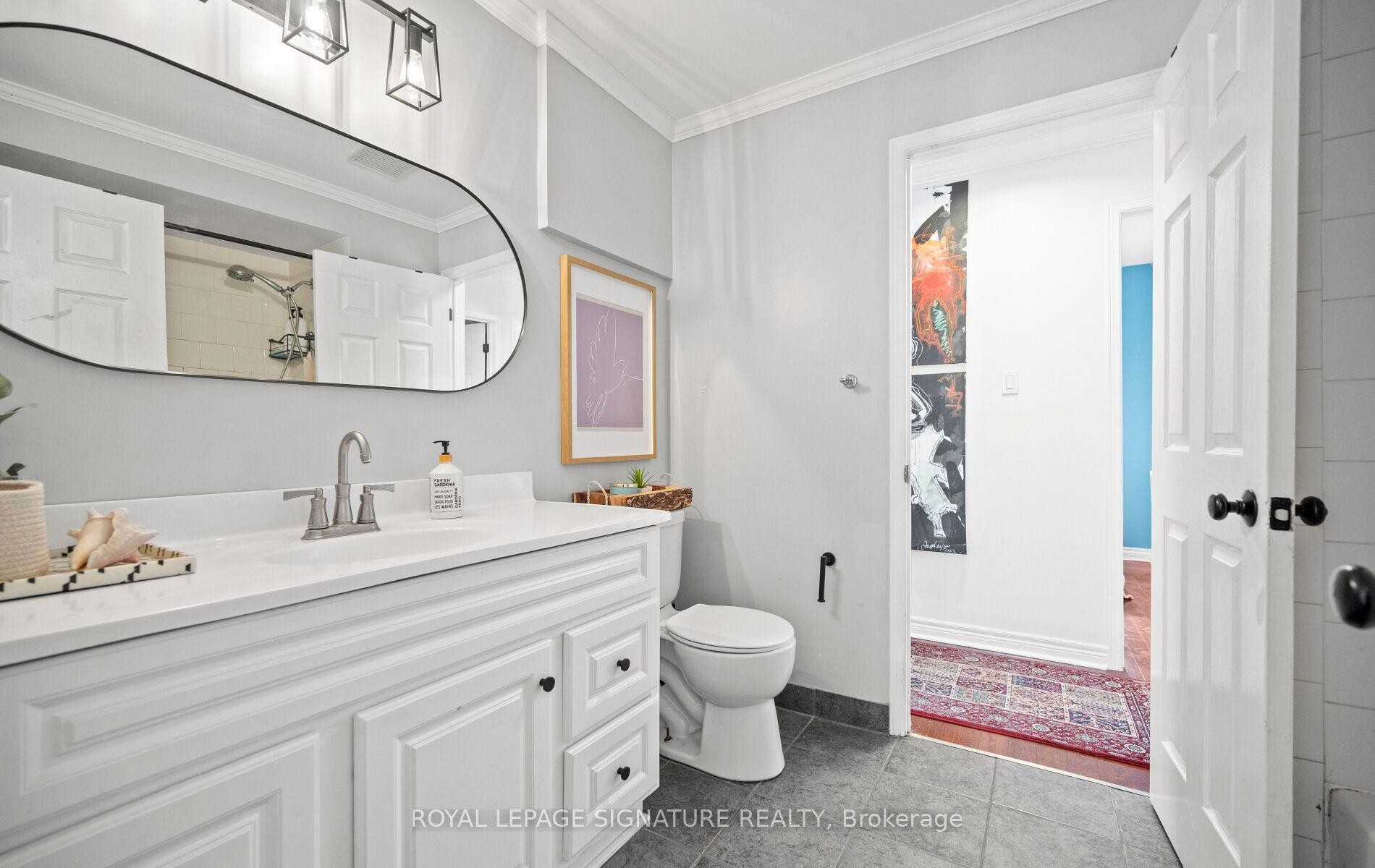 242-2110 Cleaver Avenue, Burlington, ON - Indoor Photo Showing Bathroom