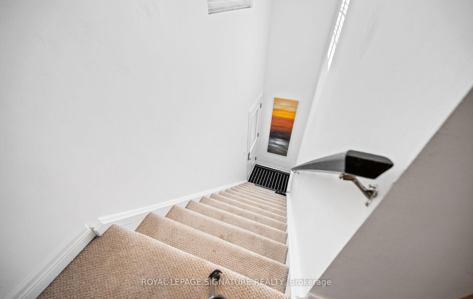 242-2110 Cleaver Avenue, Burlington, ON - Indoor Photo Showing Other Room