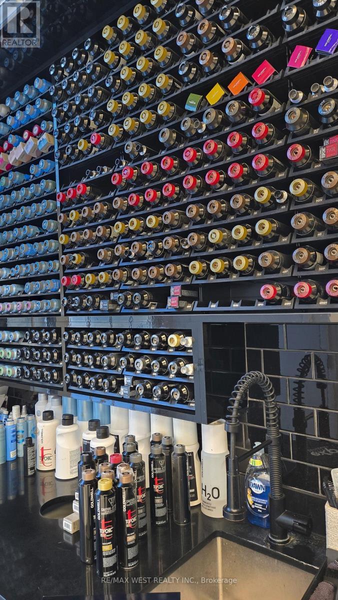 1 - 1903 Ironoak Way, Oakville, ON