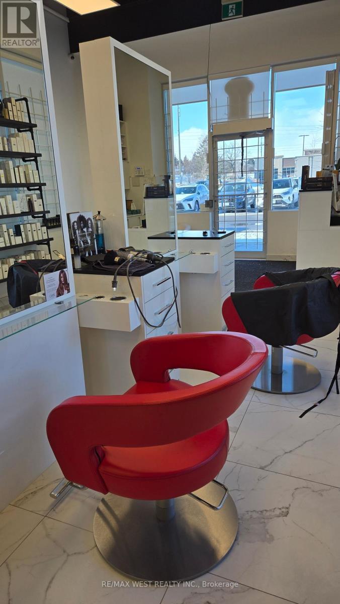 1 - 1903 Ironoak Way, Oakville, ON