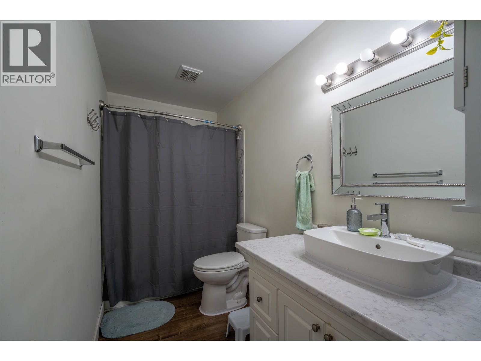 517 Beech Crescent, Prince George, BC - Indoor Photo Showing Bathroom