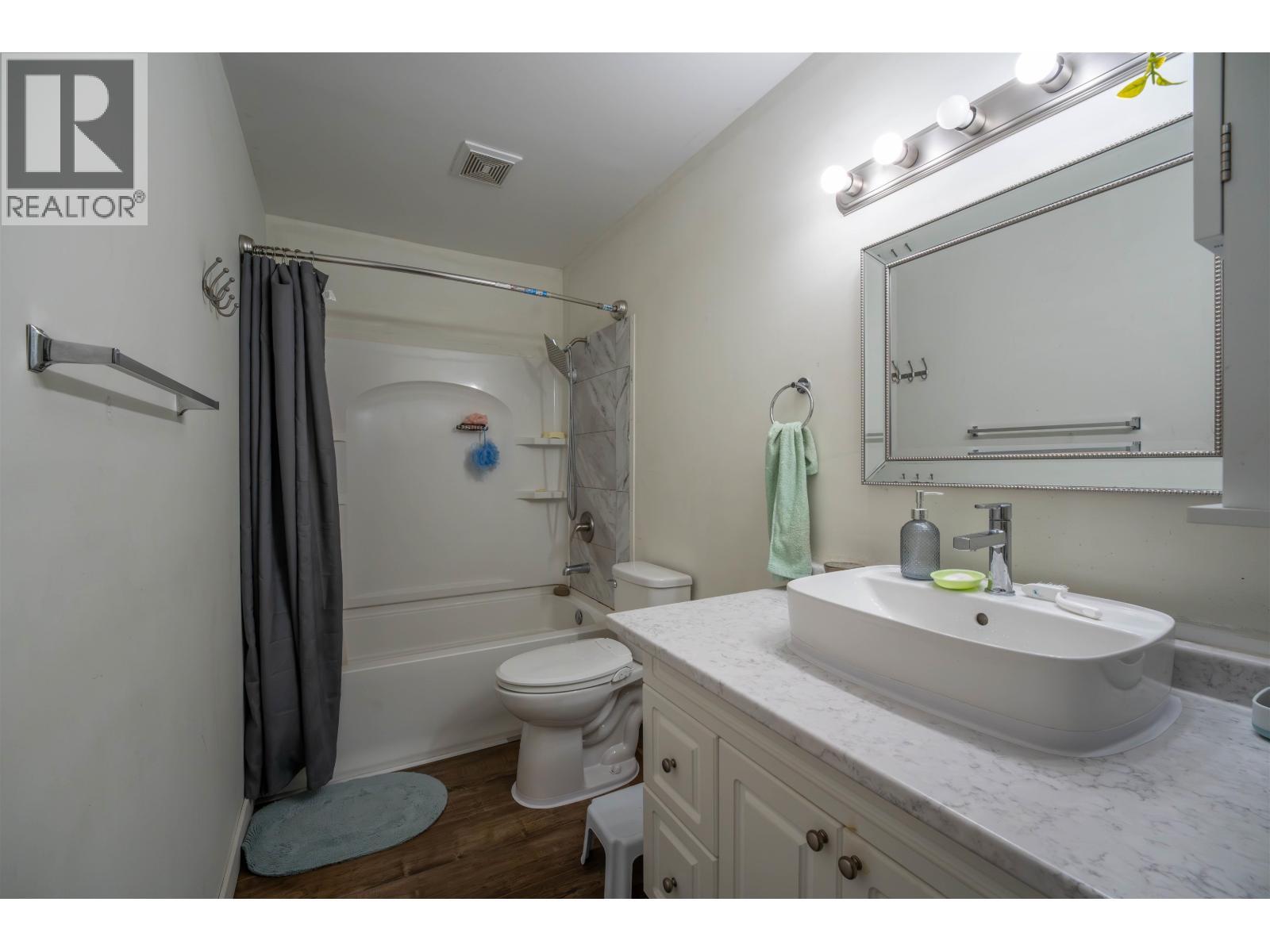 517 Beech Crescent, Prince George, BC - Indoor Photo Showing Bathroom