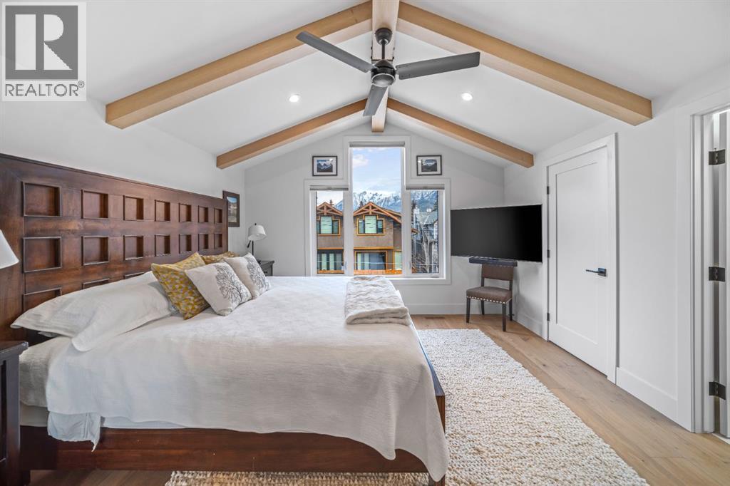 4, 810 3Rd Street, Canmore, AB - Indoor Photo Showing Bedroom