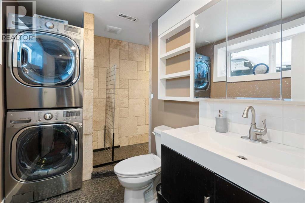 284226 Township Road 254, Rural Rocky View County, AB - Indoor Photo Showing Laundry Room