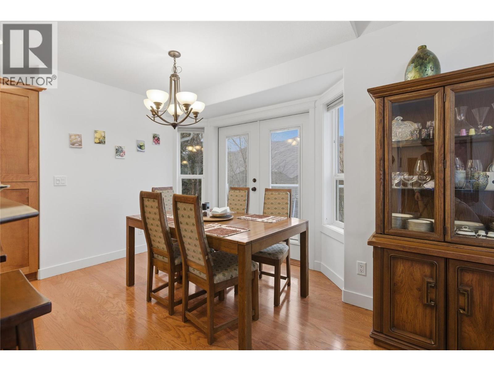 2150 Cantle Place, Kamloops, BC - Indoor Photo Showing Dining Room