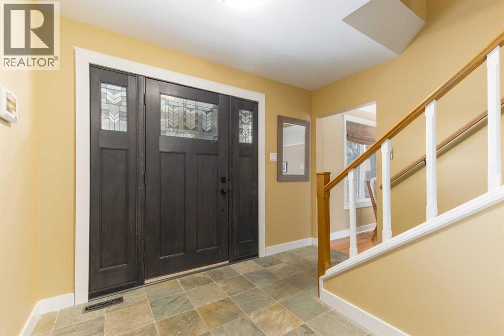 6701 Laird Court Sw, Calgary, AB - Indoor Photo Showing Other Room