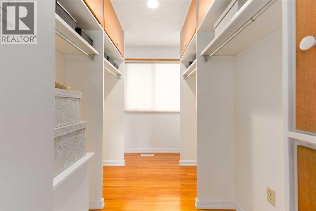 6701 Laird Court Sw, Calgary, AB - Indoor With Storage