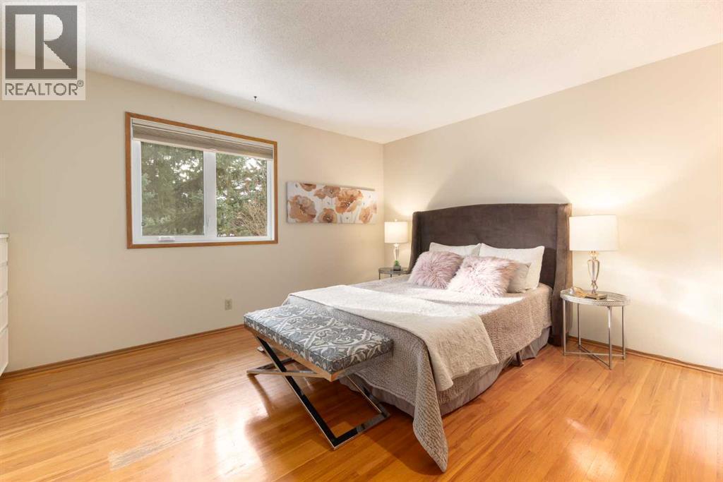 6701 Laird Court Sw, Calgary, AB - Indoor Photo Showing Bedroom