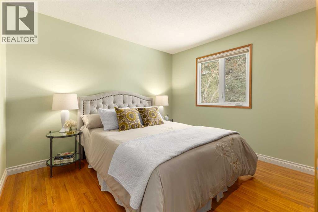 6701 Laird Court Sw, Calgary, AB - Indoor Photo Showing Bedroom