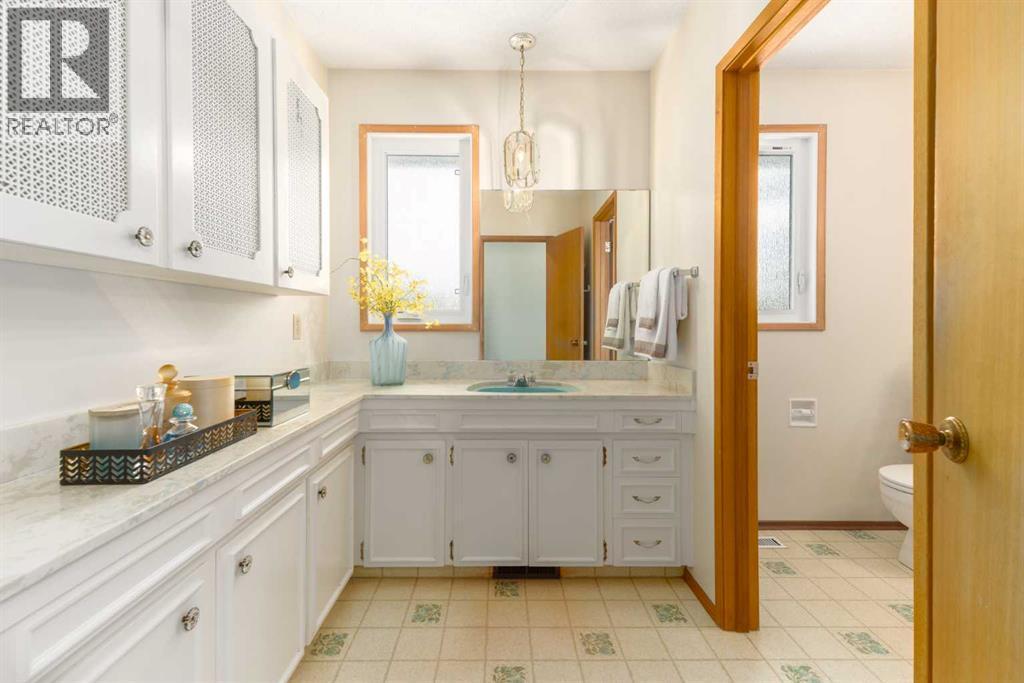 6701 Laird Court Sw, Calgary, AB - Indoor Photo Showing Other Room