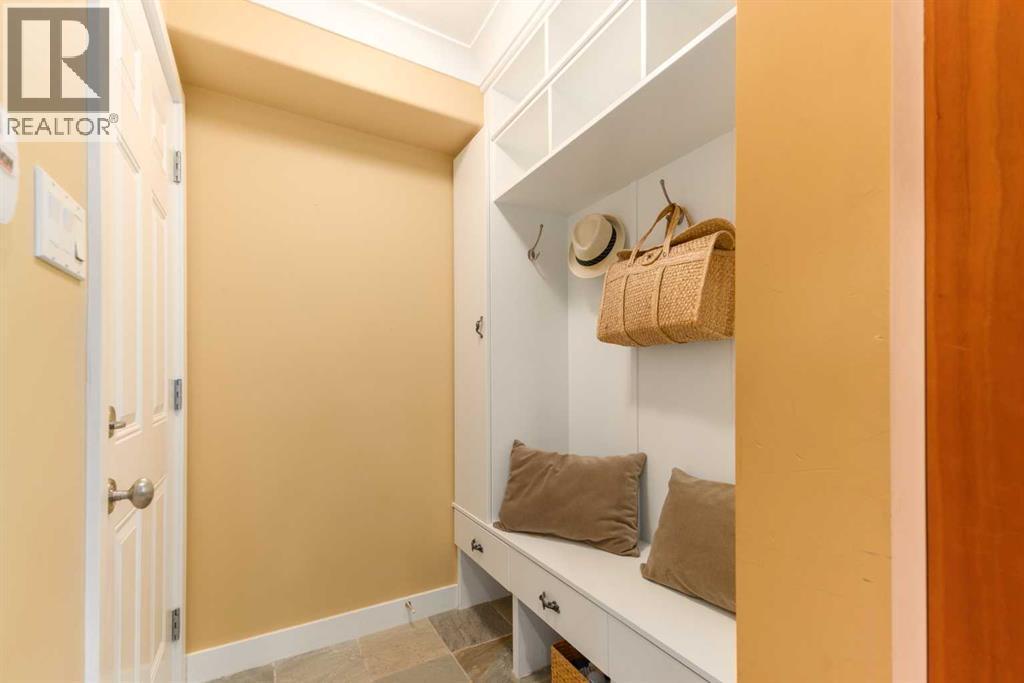 6701 Laird Court Sw, Calgary, AB - Indoor Photo Showing Other Room