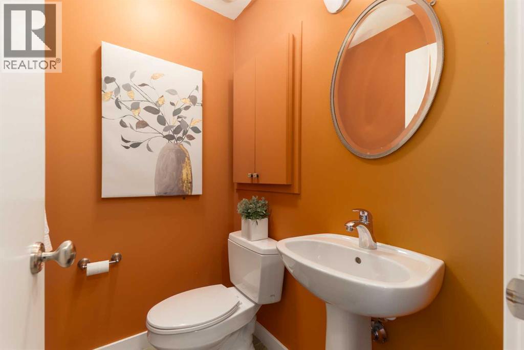 6701 Laird Court Sw, Calgary, AB - Indoor Photo Showing Bathroom