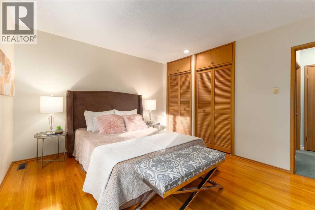6701 Laird Court Sw, Calgary, AB - Indoor Photo Showing Bedroom