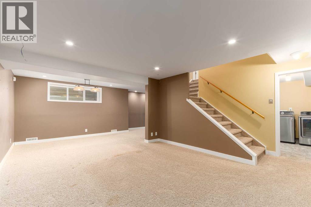 6701 Laird Court Sw, Calgary, AB - Indoor