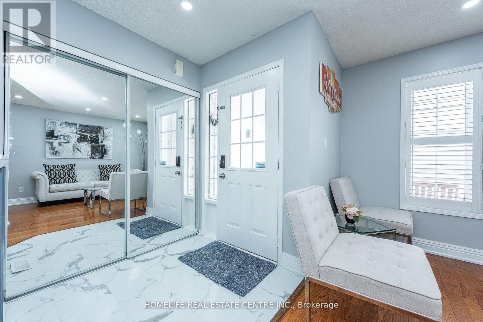 108 Fairhill Avenue, Brampton, ON - Indoor