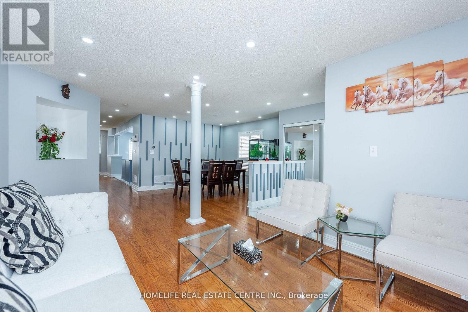 108 Fairhill Avenue, Brampton, ON - Indoor Photo Showing Living Room