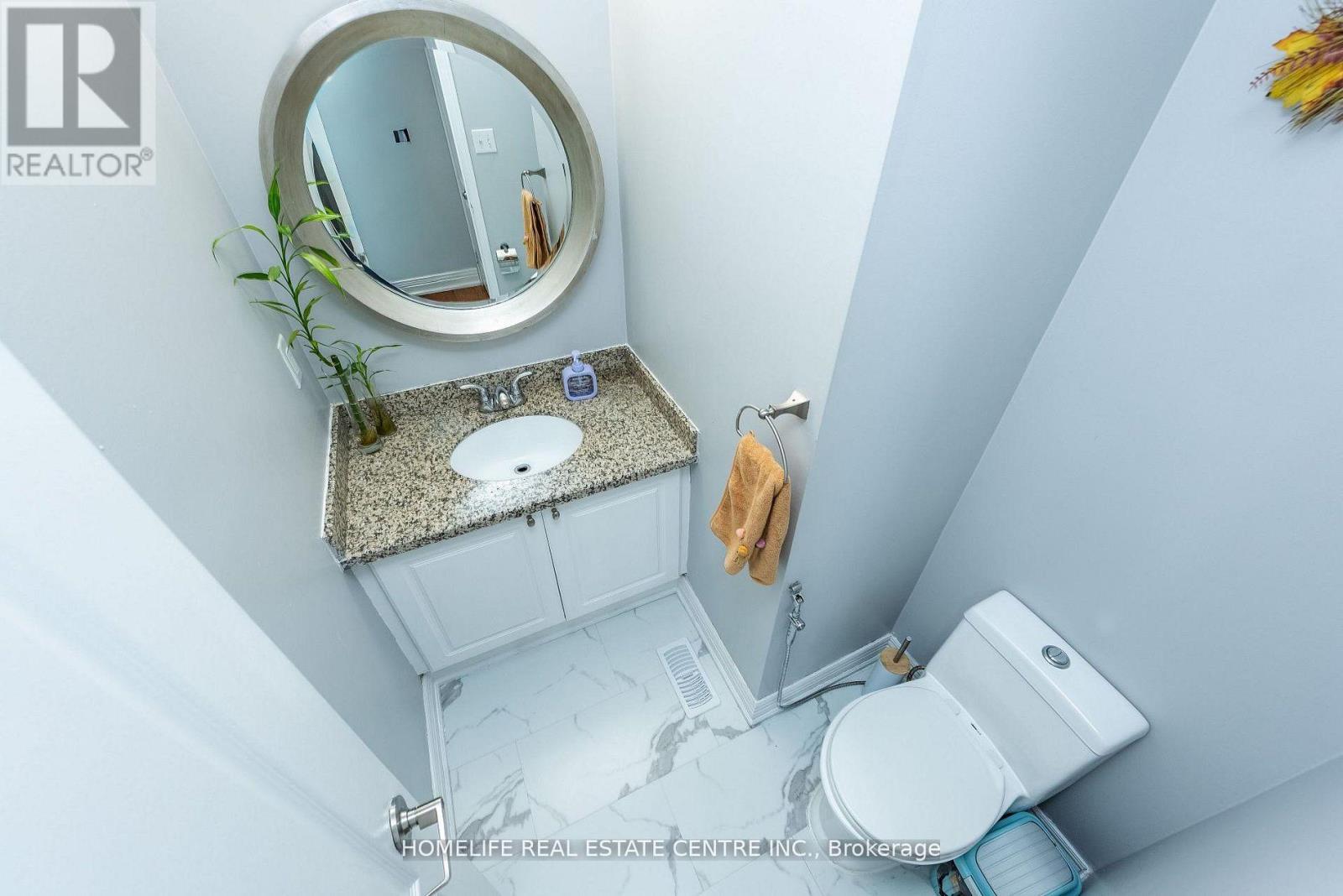 108 Fairhill Avenue, Brampton, ON - Indoor Photo Showing Bathroom