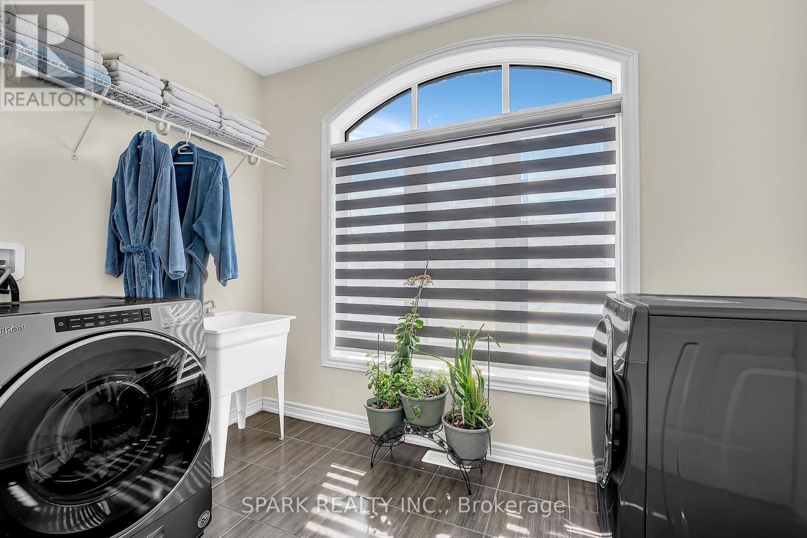 5 Boathouse Road, Brampton, ON - Indoor Photo Showing Laundry Room