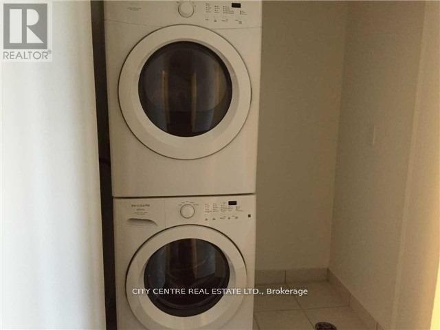 1901 - 360 Square One Drive, Mississauga, ON - Indoor Photo Showing Laundry Room