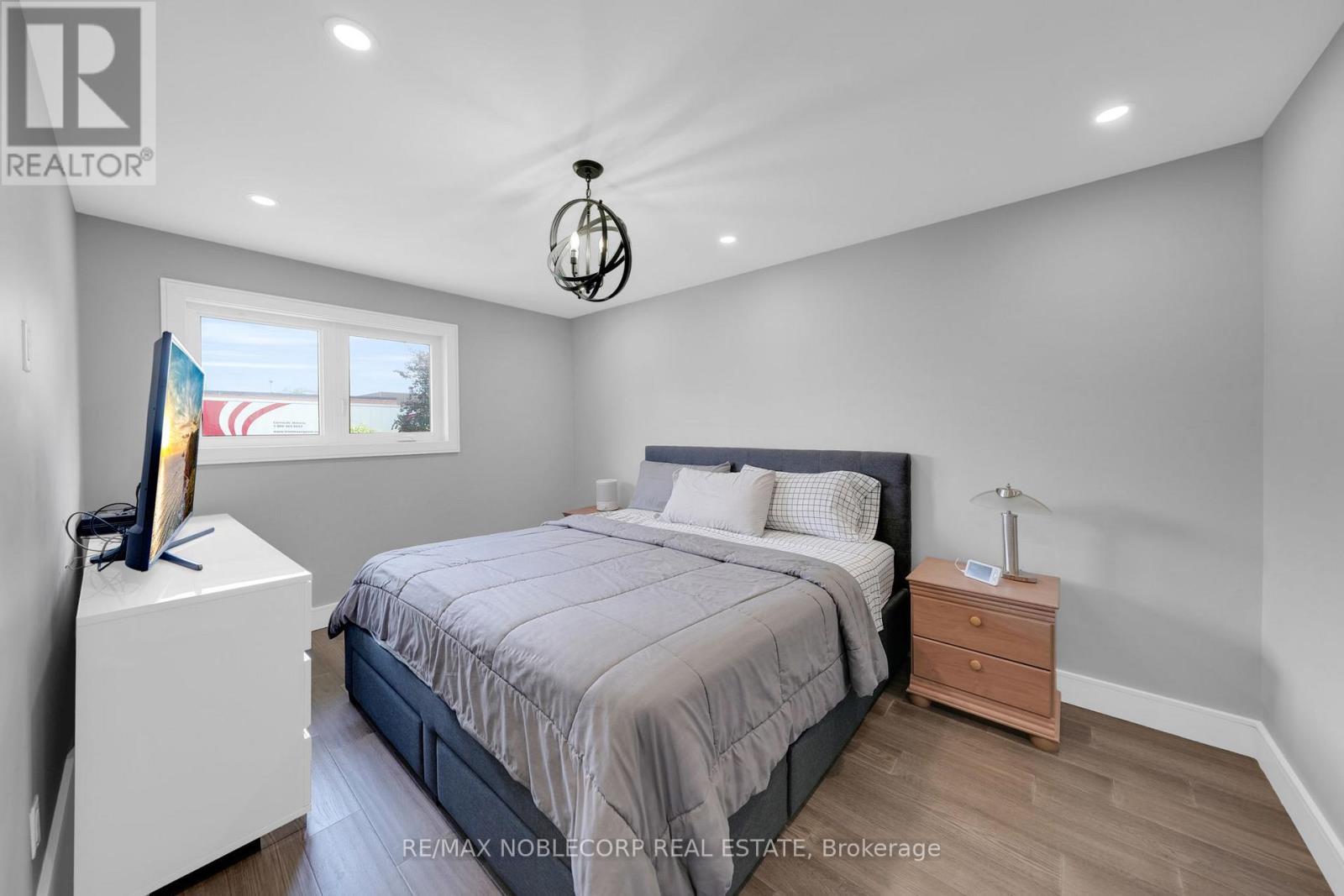 2515 Hensall Street, Mississauga, ON - Indoor Photo Showing Bedroom
