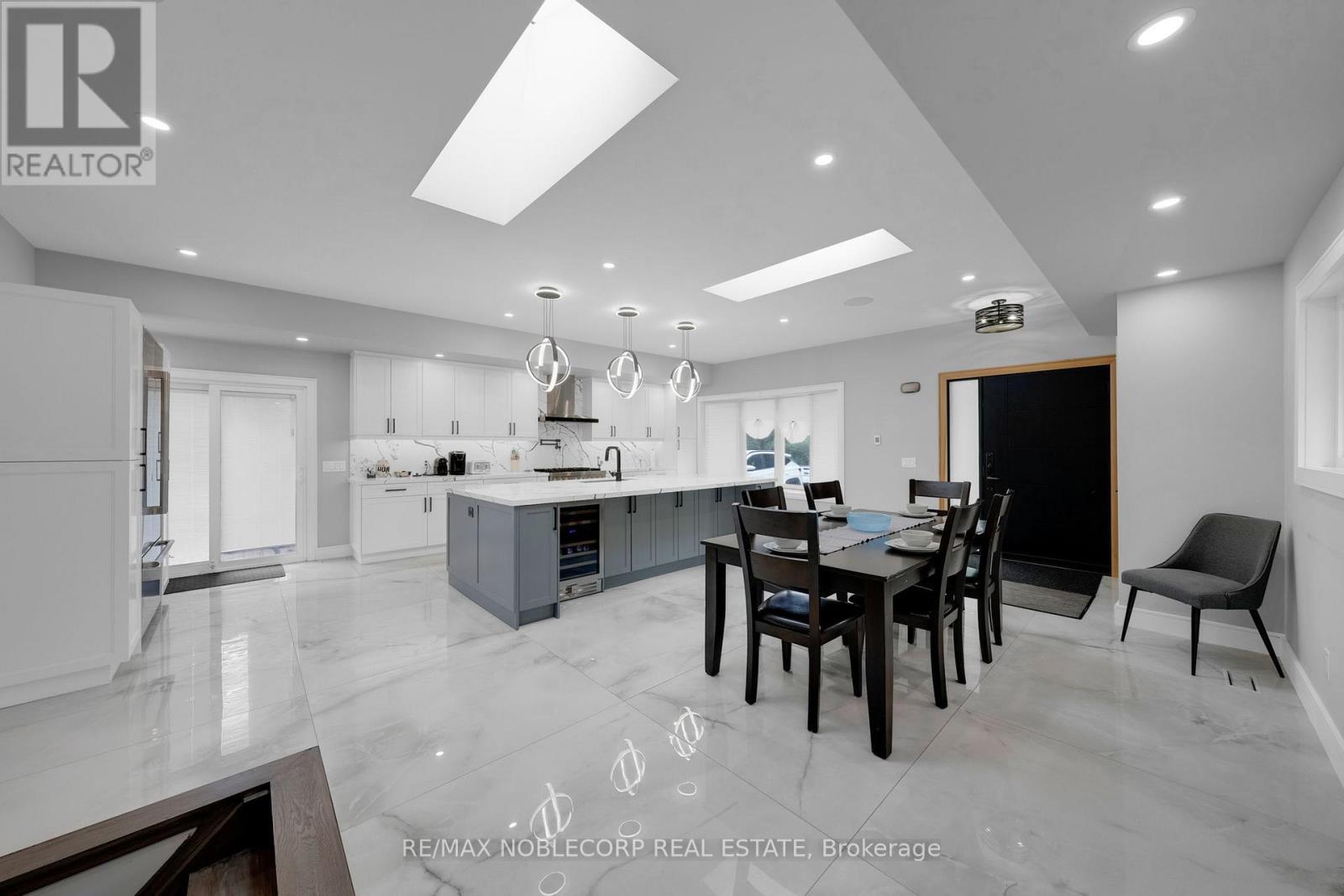 2515 Hensall Street, Mississauga, ON - Indoor