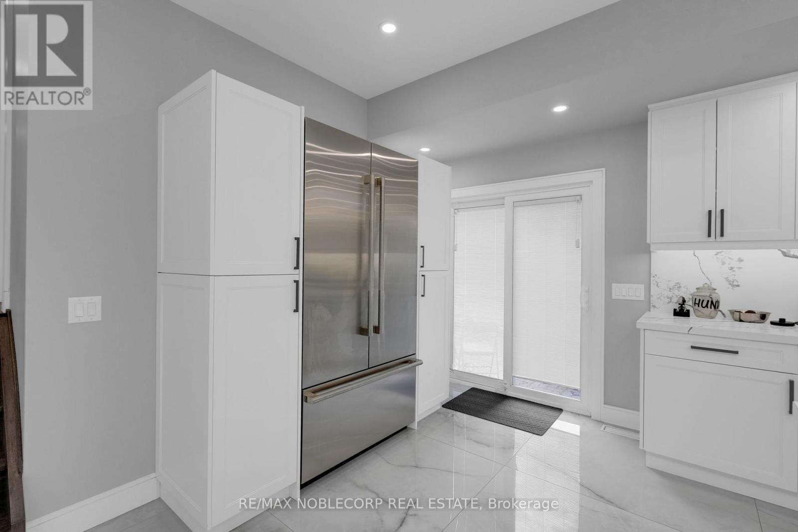 2515 Hensall Street, Mississauga, ON - Indoor