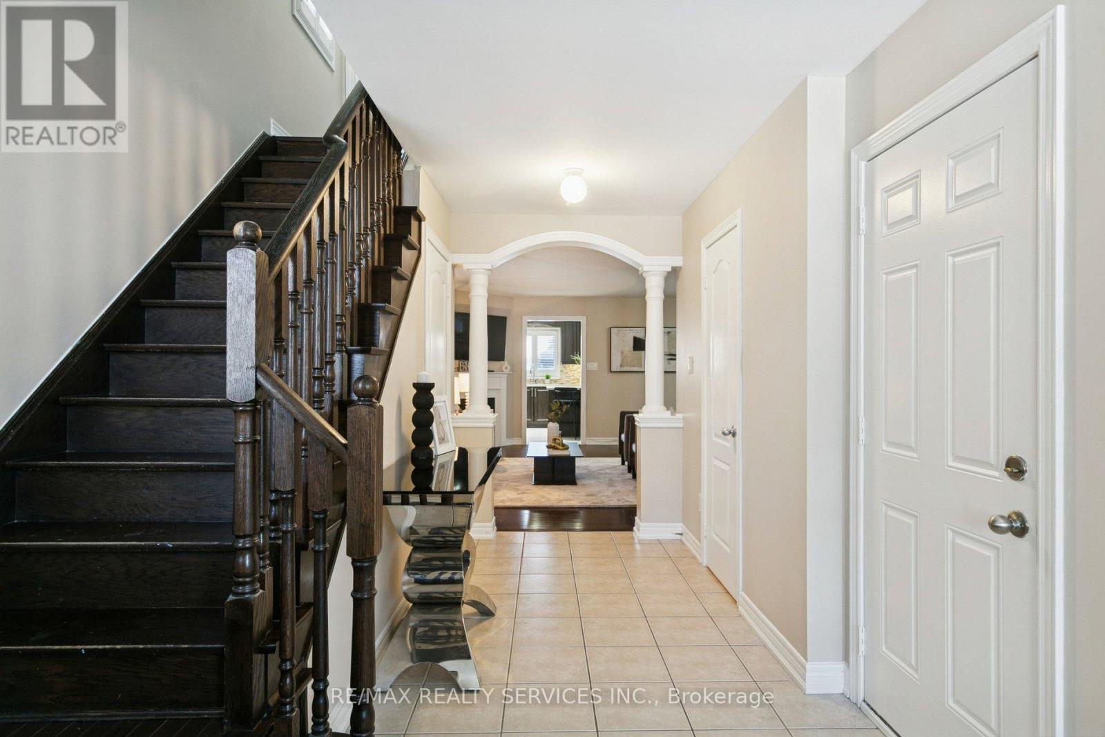 9 Beachville Circle, Brampton, ON - Indoor Photo Showing Other Room