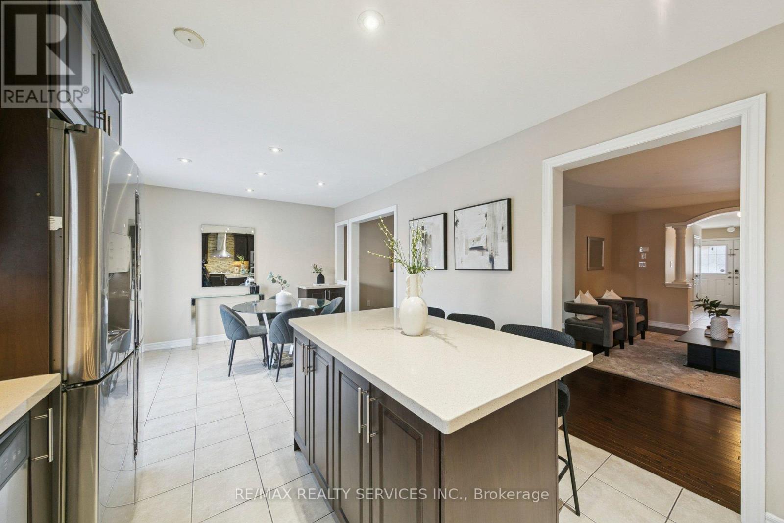 9 Beachville Circle, Brampton, ON - Indoor