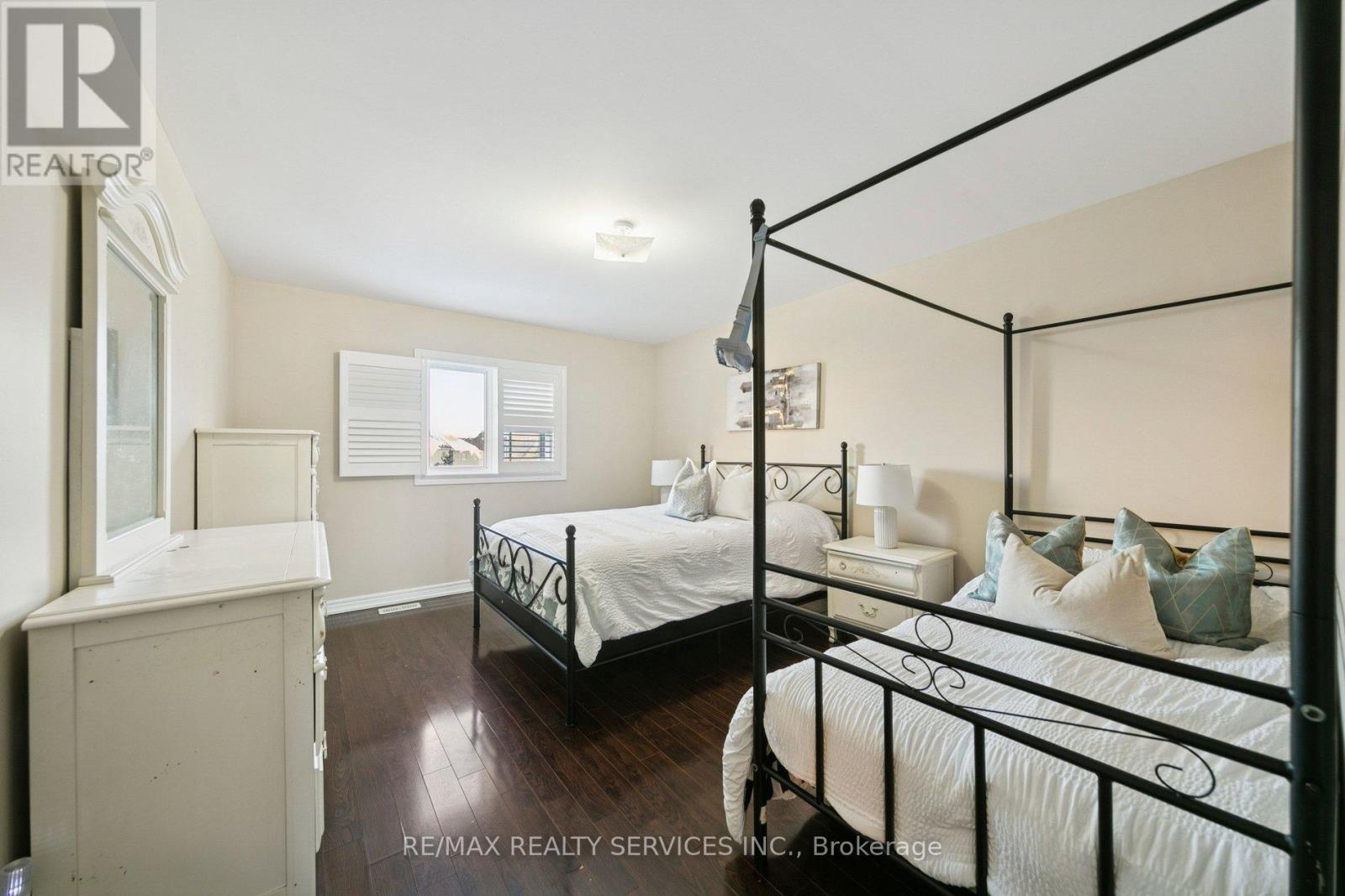 9 Beachville Circle, Brampton, ON - Indoor Photo Showing Bedroom