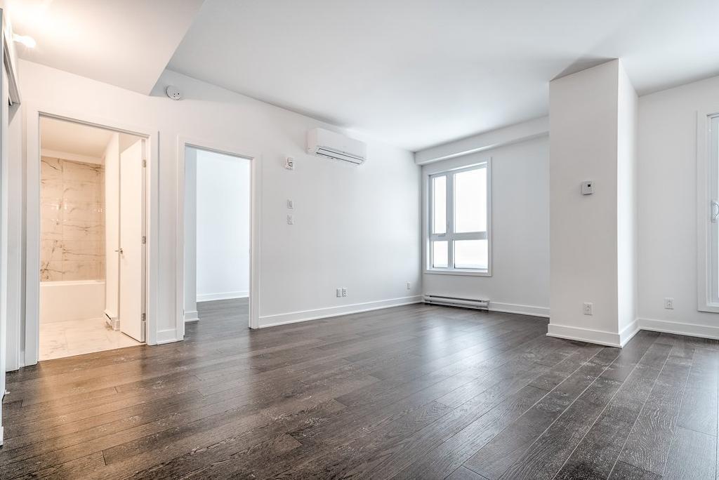 Salon - 602-1700 Rue Viola-Desmond, Montréal (Lasalle), QC - Indoor Photo Showing Other Room