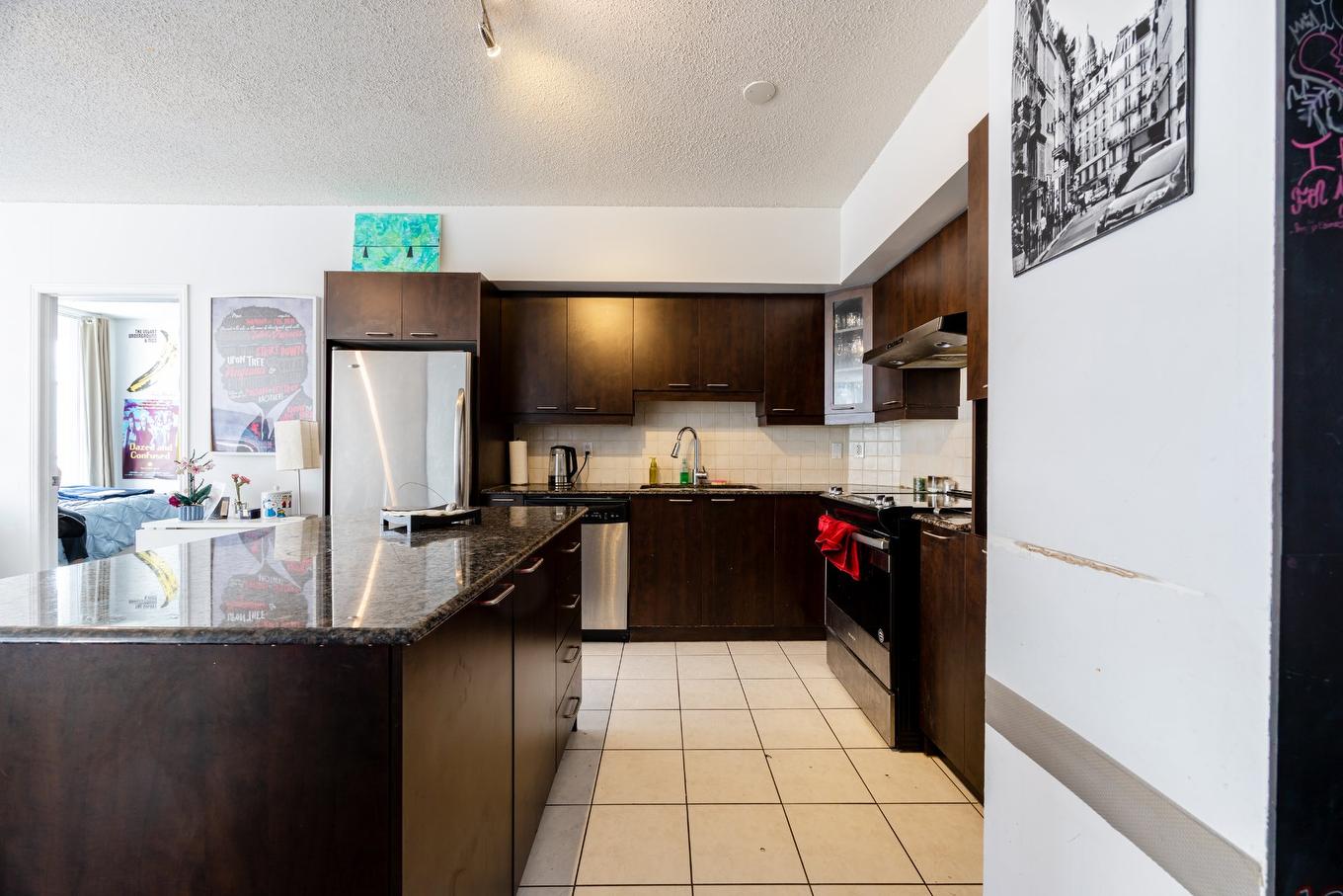 Cuisine - 207-3705 Av. Dupuis, Montréal (Côte-Des-Neiges/Notre-Dame-De-Grâce), QC - Indoor Photo Showing Kitchen With Upgraded Kitchen