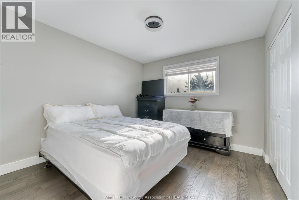 2901 Robillard Cresent, Windsor, ON - Indoor Photo Showing Bedroom