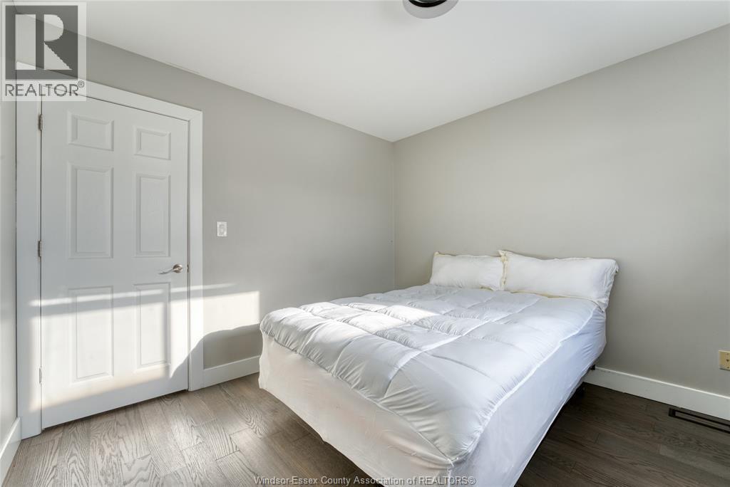 2901 Robillard Cresent, Windsor, ON - Indoor Photo Showing Bedroom