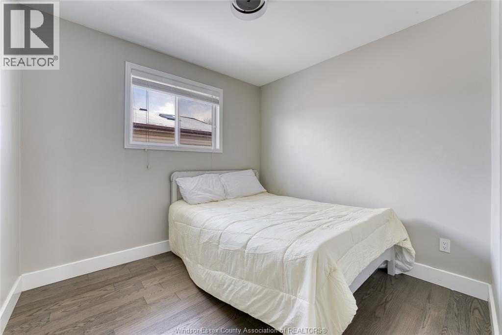 2901 Robillard Cresent, Windsor, ON - Indoor Photo Showing Bedroom