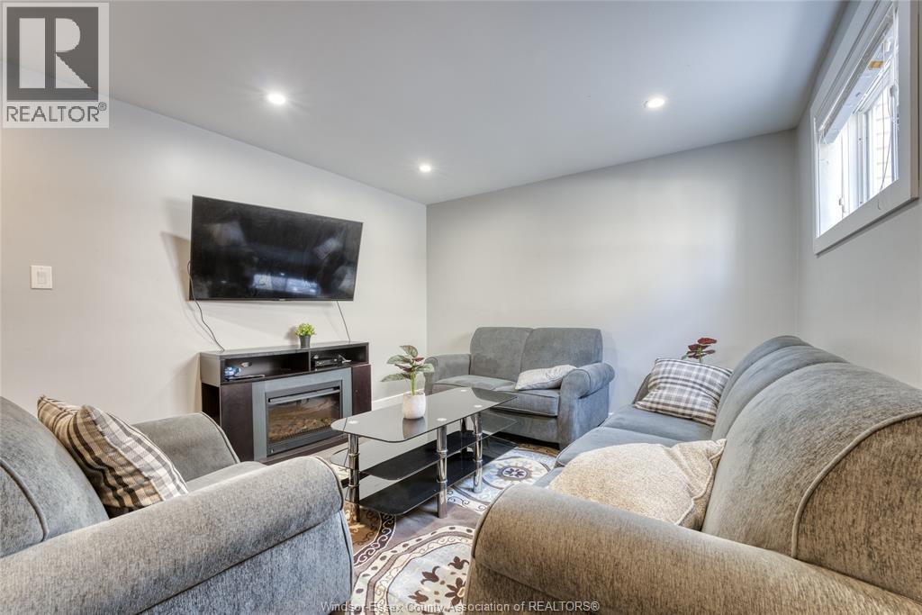 2901 Robillard Cresent, Windsor, ON - Indoor