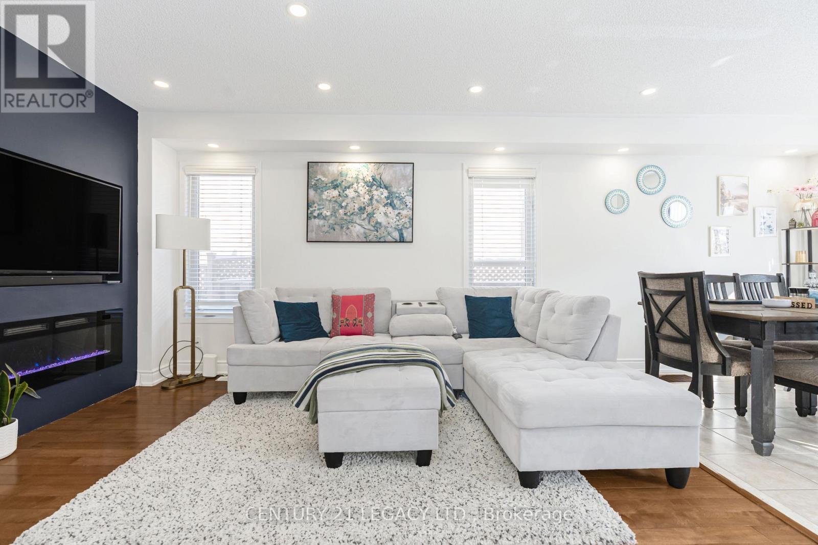 129 Sugarhill Drive, Brampton, ON - Indoor Photo Showing Living Room With Fireplace